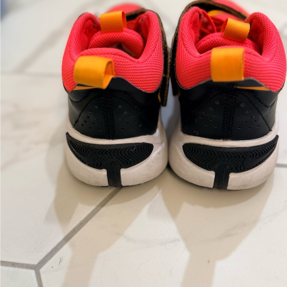 Nike Team Hustle D 11 Big Kids' Basketball Shoes - Size 3.5Y - Picture 5 of 7